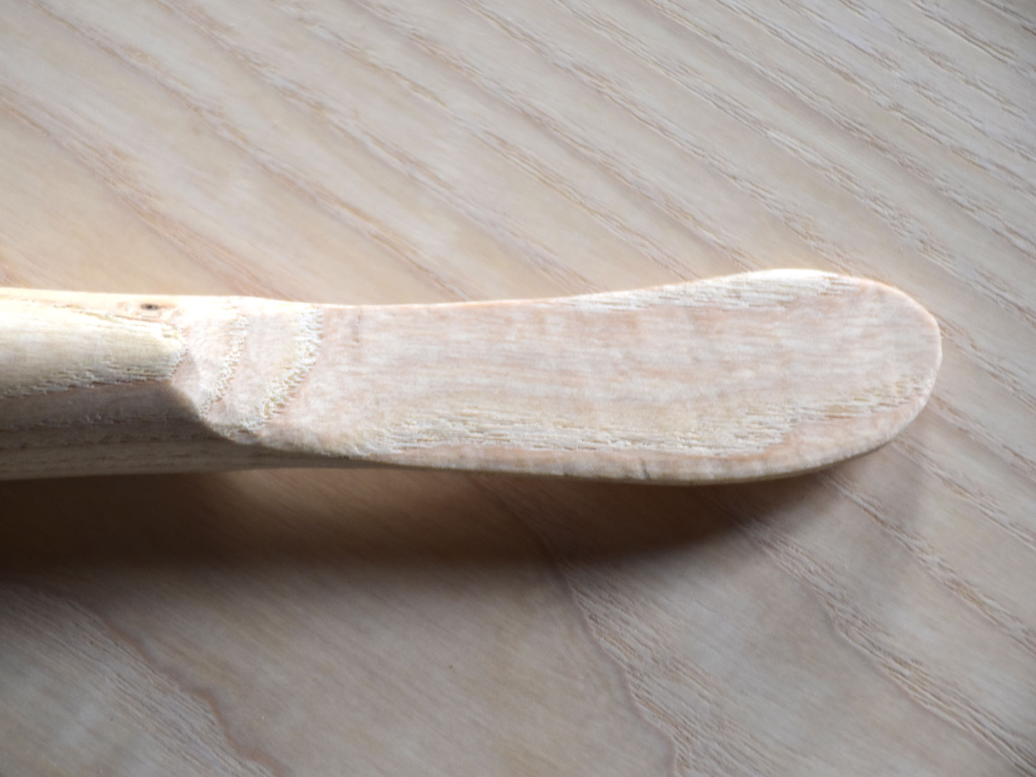 Couteau à beurre traditionnel en bois